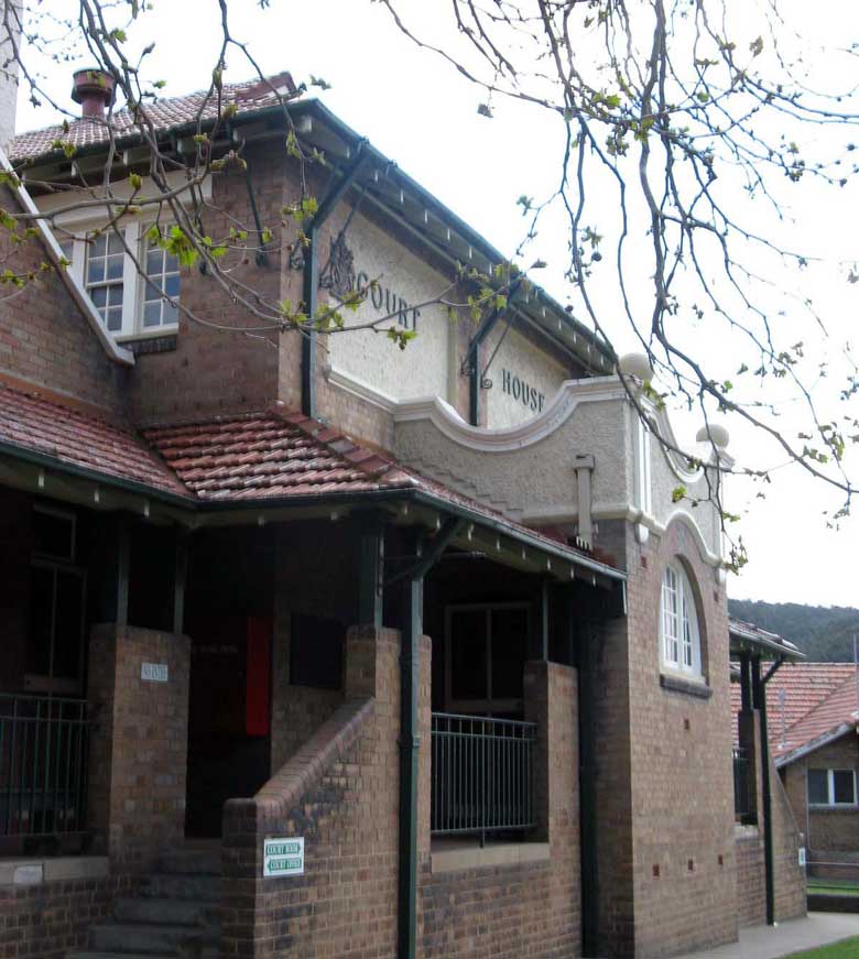 Lithgow courthouse, side view. Photo: Peter de Waal