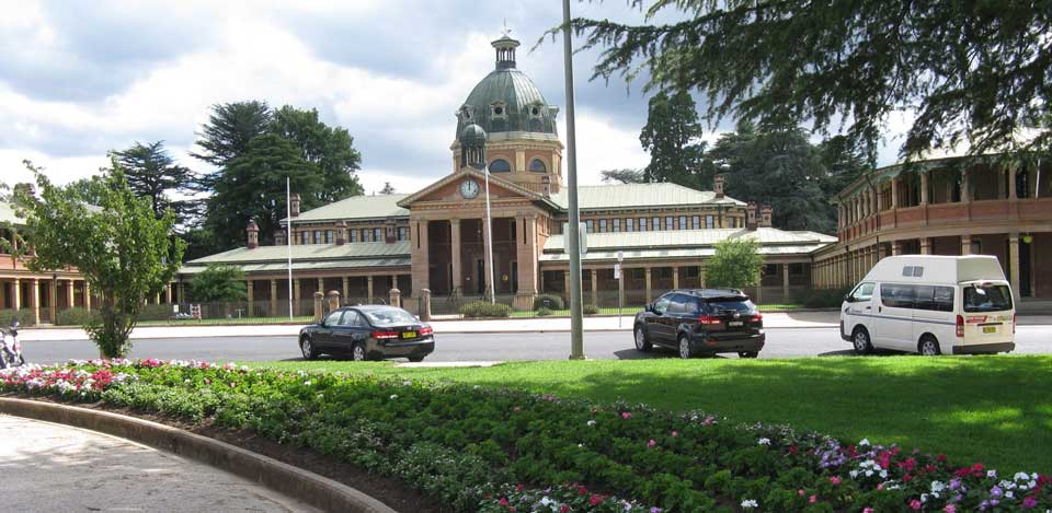 Bathurst Courthouse opened 15 Jul 1880, designed by Colonial Architect, James Barnet. Photo: Peter Bonsall-Boone