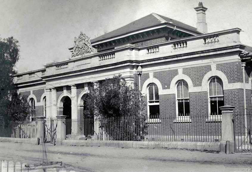 Forbes courthouse, built 1880. Photo ID: SRNSW 4346_a020_a0200-00067¬.jpg Forbes courthouse, built 1880. Photo ID: SRNSW 4346_a020_a0200-00067¬.jpg