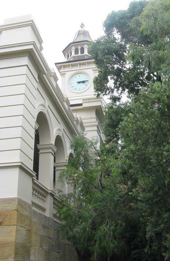 Wollongong courthouse clock started 3 Jun 1891. Photo: Peter de Waal