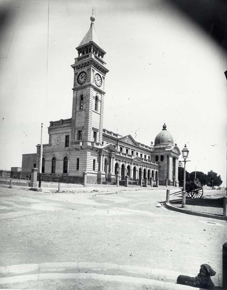 Balmain post office (foreground) and court- house, opened 1887. Photo ID: SRNSW 4481_a026_000515.jpg