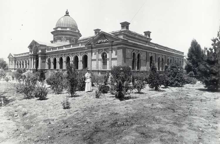 Goulburn courthouse, opened 14 Oct 1887. Photo ID: SRNSW 4481_ a026_ 000531.jpg
