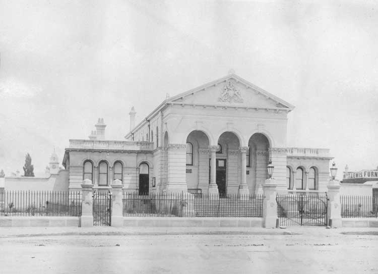 Dubbo courthouse, opened 8 Apr 1889. Photo ID: SRNSW 4346_ a020_a020000325.jpg Dubbo courthouse, opened 8 Apr 1889. Photo ID: SRNSW 4346_ a020_a020000325.jpg