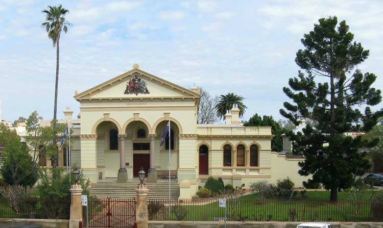 Dubbo courthouse, opened 8 Apr 1889. Photo: Peter de Waal Dubbo courthouse, opened 8 Apr 1889. Photo: Peter de Waal