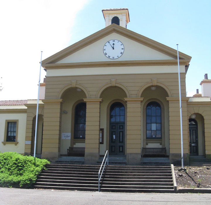 East Maitland courthouse, opened 18 Dec 1896. Photo: Peter de Waal