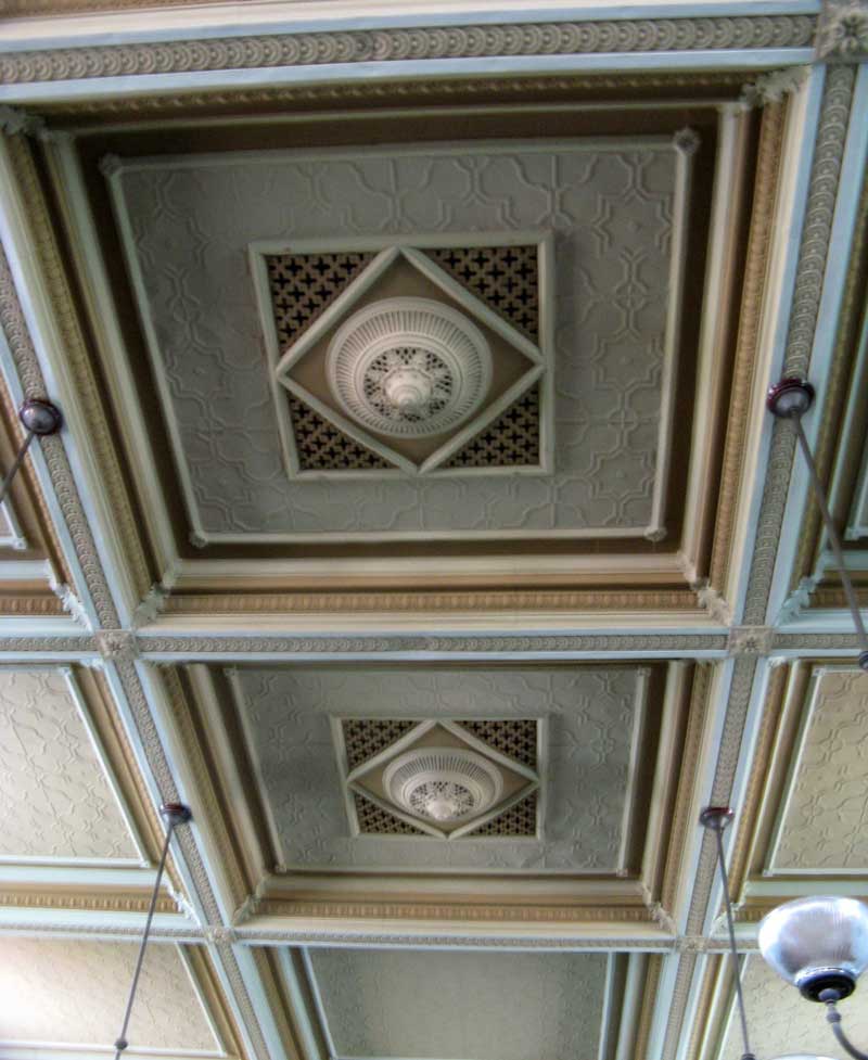 Nyngan courthouse, central section, pressed zinc ceiling. Photo: Peter de Waal
