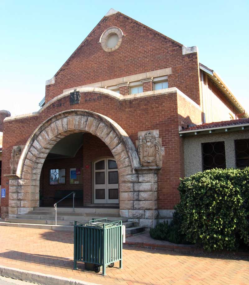 Wellington courthouse opened 4 Dec 1912. Photo: Peter de Waal