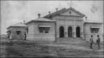 Charters Towers Court House, ca. 1888. Image: Qld State Library collection. Reproduction: Peter de Waal