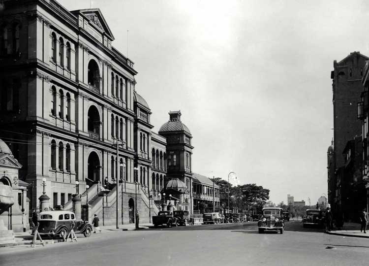 Sydney Hospital, first so named 1881, Macquarie Street, Sydney. Photo ID: SRNSW 4346_a020_a020000212.jpg