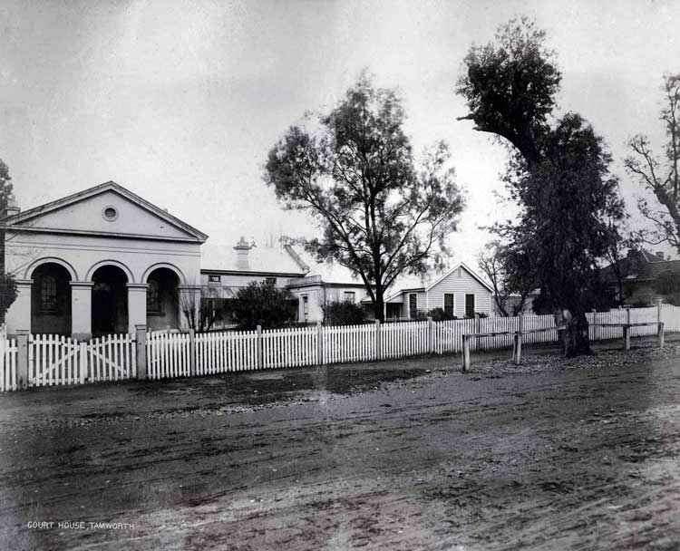 Tamworth courthouse, built 1889.  Photo ID: SRNSW 4346_a020_a020000051.jpg