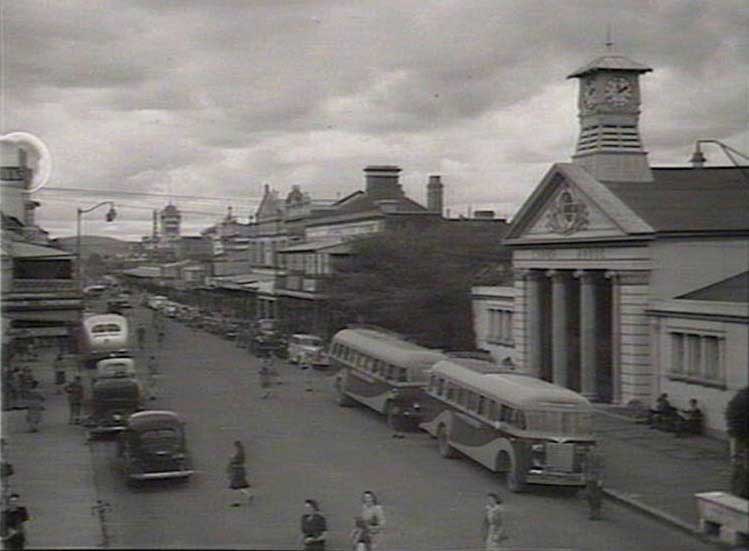 Beardy Street, Armidale, Nov 1947. Image: NSW State Library collection. Reproduction: Peter de Waal