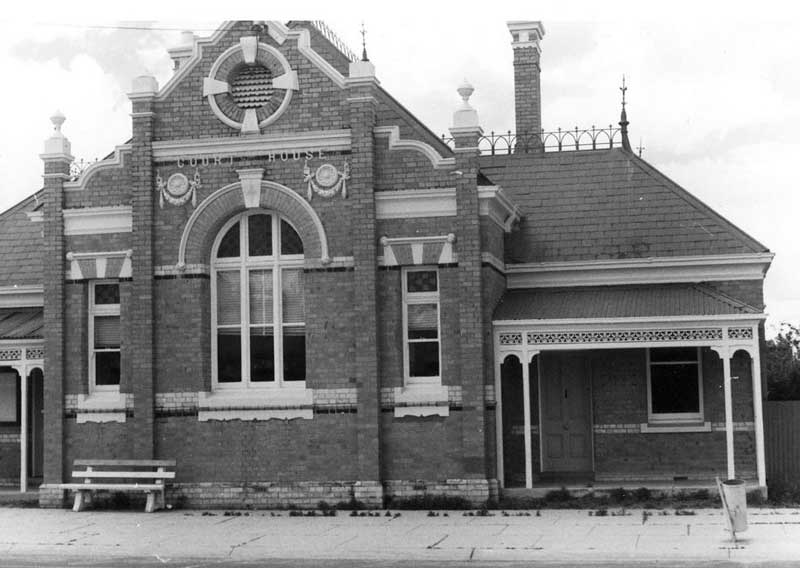 Numurkah courthouse, Melville Street, n.d. Image: John T Collins, Vic State Library collection. Reproduction: Peter de Waal