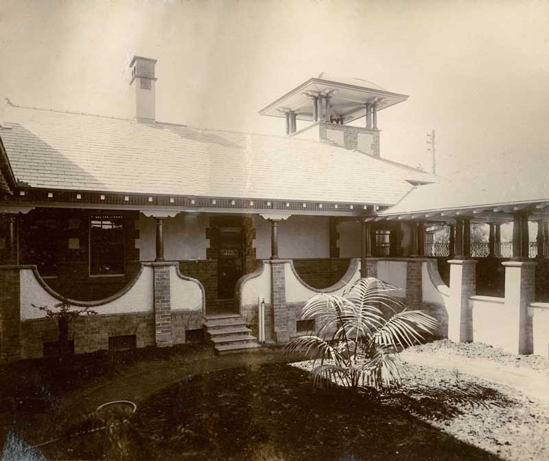Bourke courthouse court yard. Photo ID: SRNSW 4346_a020_ a020000058.jpg ￼￼￼￼￼￼