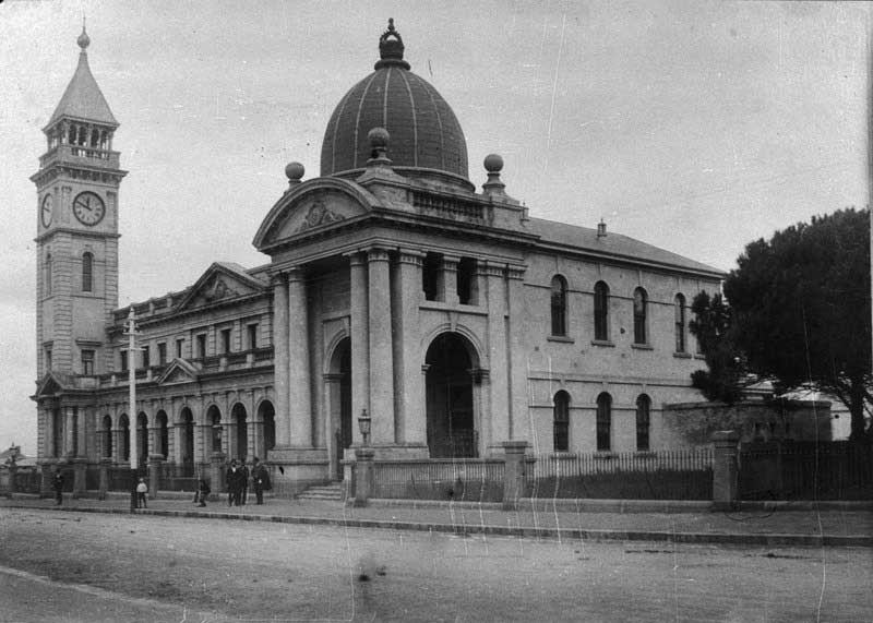 Balmain post office, left, and Balmain courthouse, c. 1888.  Image: NSW State Library. Reproduction: Peter de Waal