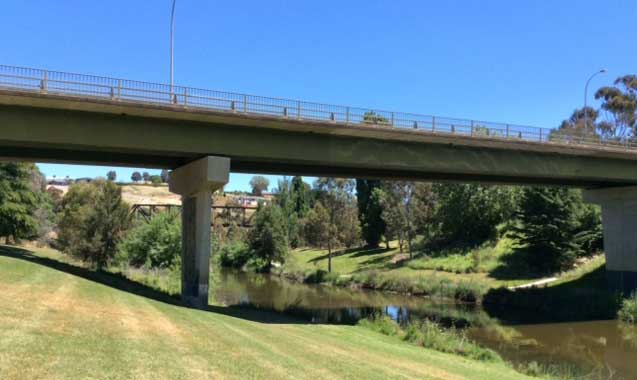 Modern bride over Yass river at Yass. Photo: Peter de Waal Modern bride over Yass river at Yass. Photo: Peter de Waal