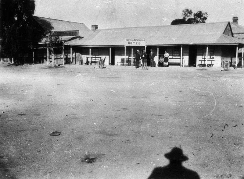 Central Australian Hotel, Tibooburra, Jun 1925. Image: NSW State Library collection. Reproduction: Peter de Waal Central Australian Hotel, Tibooburra, Jun 1925. Image: NSW State Library collection. Reproduction: Peter de Waal