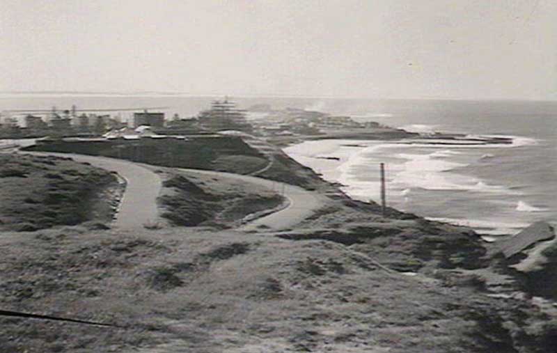 Newcastle Beach and Nobbys from Obelisk Hill, Jun 1947. Image: NSW State Library collection. Reproduction: Peter de Waal Newcastle Beach and Nobbys from Obelisk Hill, Jun 1947. Image: NSW State Library collection. Reproduction: Peter de Waal