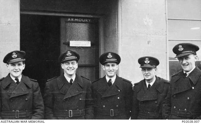 Rodney Bainbridge Archer, second from left, 1941. Reproduction: Peter de Waal