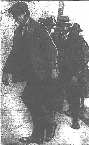 Leonard Henry Lovett (aka Puddifoot) entering the Coroner’s court. Image: Evening News, (Sydney, NSW), Thu 14 Jun 1923, p. 1. Reproduction: Peter de Waal Leonard Henry Lovett (aka Puddifoot) entering the Coroner’s court. Image: Evening News, (Sydney, NSW), Thu 14 Jun 1923, p. 1. Reproduction: Peter de Waal