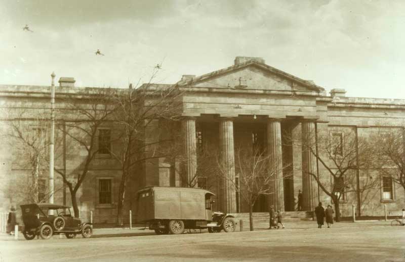 Old Court Houses (now Police Court, Adelaide), 1926. Image: Vic State Library collection. Reproduction: Peter de Waal