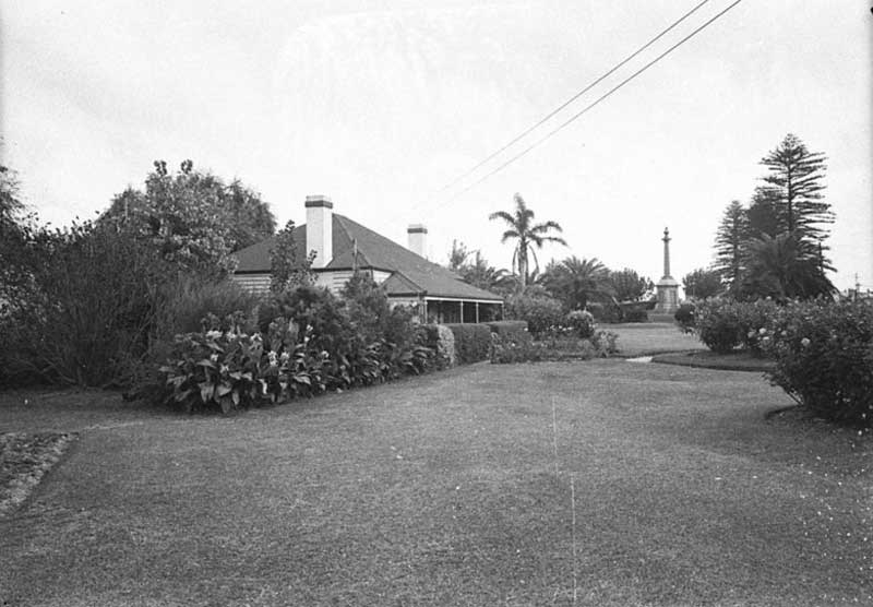 Mascot Park with caretaker’s house, Mar or Jul 1938. Image: NSW State Library collection. Reproduction: Peter de Waal