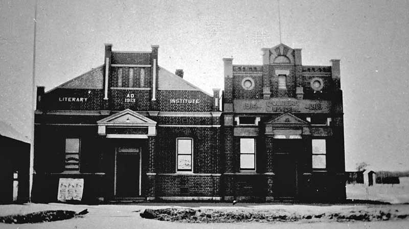 The Literary Institute, on left, in Walla Walla, established in 1913. Source: Museums Victoria Collections, ems/772804. Reproduction: Peter de Waal