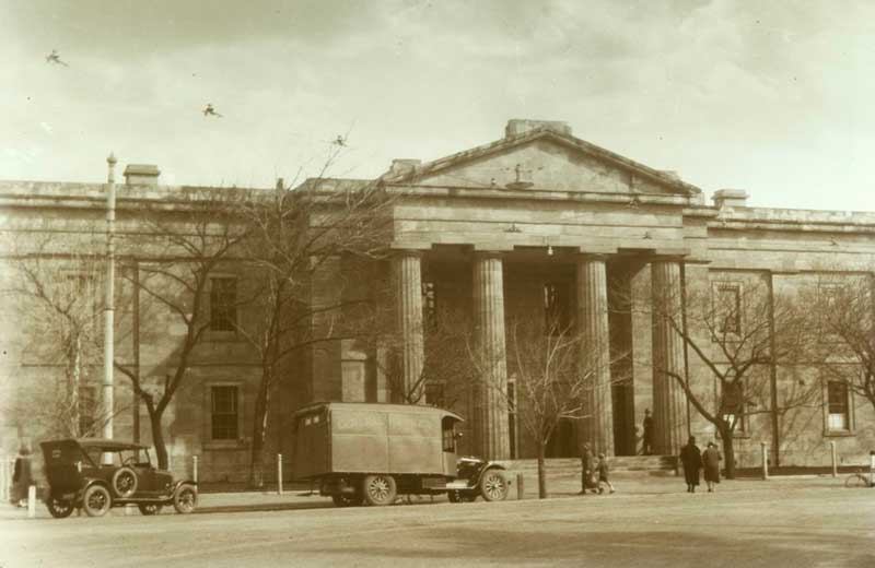 Old Court Houses (now Police Court, Adelaide), 1926. Image: Vic State Library collection. Reproduction: Peter de Waal