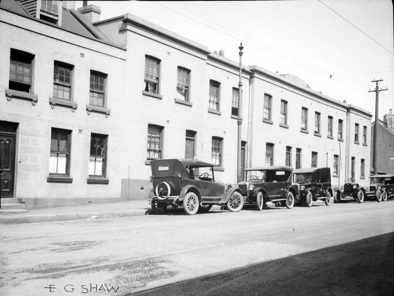 ‘University Row’, east side, Yurong Street, between William and Stanley Streets, 1925. Image: NSW State Library collection. Reproduction: Peter de Waal