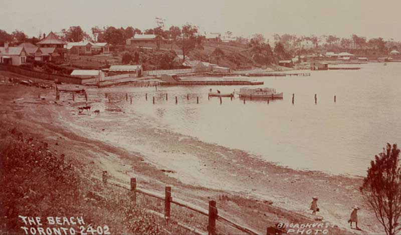 The Beach, Toronto, c. 1911-1915. Image: NSW State Library collection. Reproduction: Peter de Waal